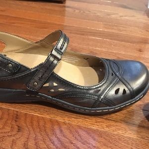 EARTH Pagoda Mary Janes